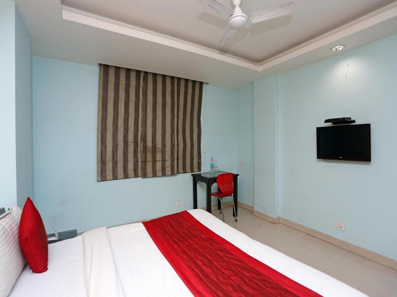Oyo 6596 Hotel Flight Path New Delhi Buitenkant foto