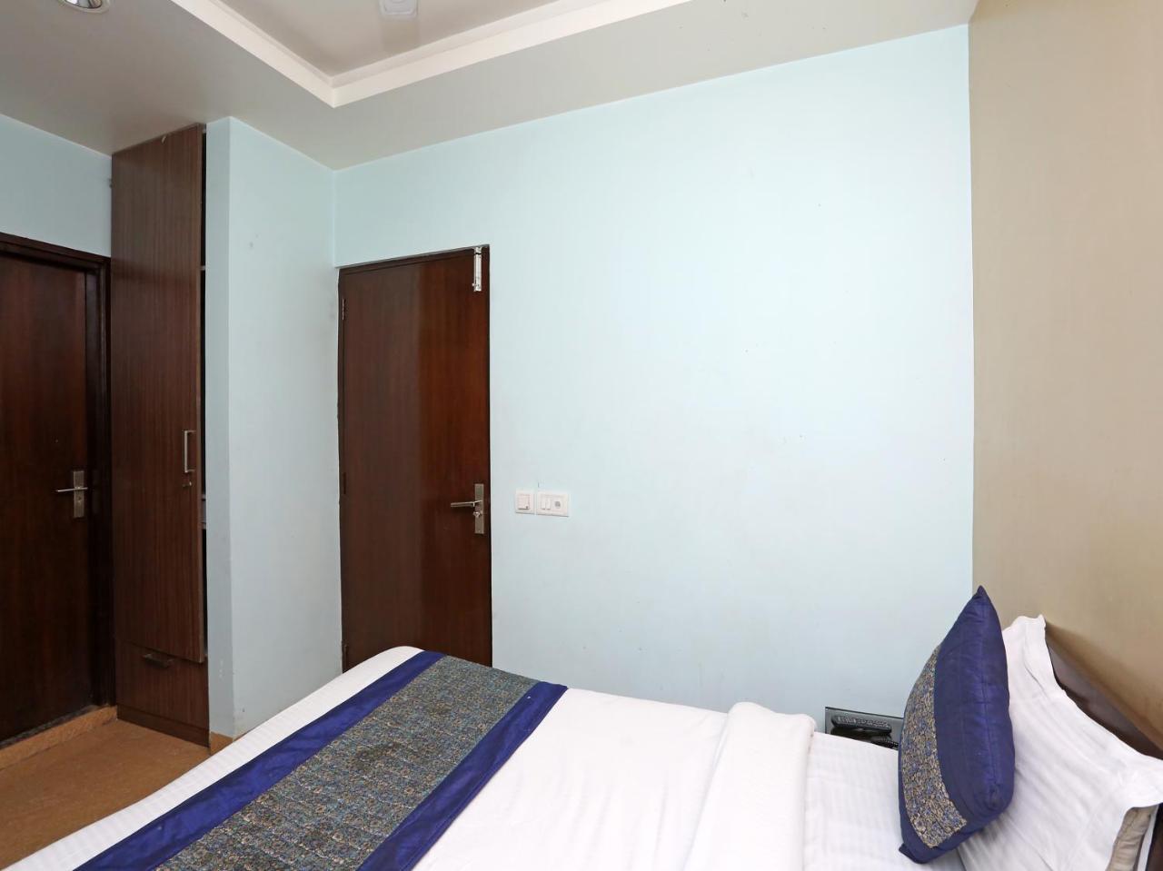 Oyo 6596 Hotel Flight Path New Delhi Buitenkant foto